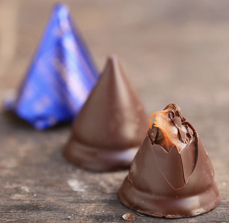 Havannets rellenos con Dulce de leche bañados con chocolate negro